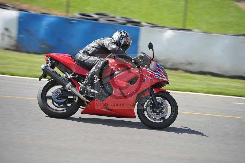 Motorcycle action photographs;donington;donington park leicestershire;donington photographs;event digital images;eventdigitalimages;no limits trackday;peter wileman photography;trackday;trackday digital images;trackday photos