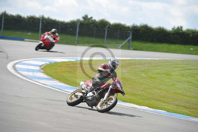 Motorcycle action photographs;donington;donington park leicestershire;donington photographs;event digital images;eventdigitalimages;no limits trackday;peter wileman photography;trackday;trackday digital images;trackday photos