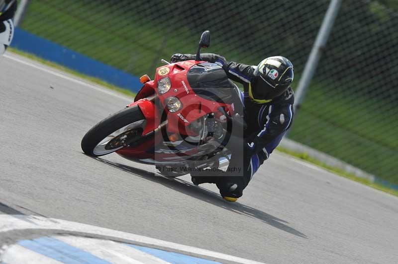 Motorcycle action photographs;donington;donington park leicestershire;donington photographs;event digital images;eventdigitalimages;no limits trackday;peter wileman photography;trackday;trackday digital images;trackday photos