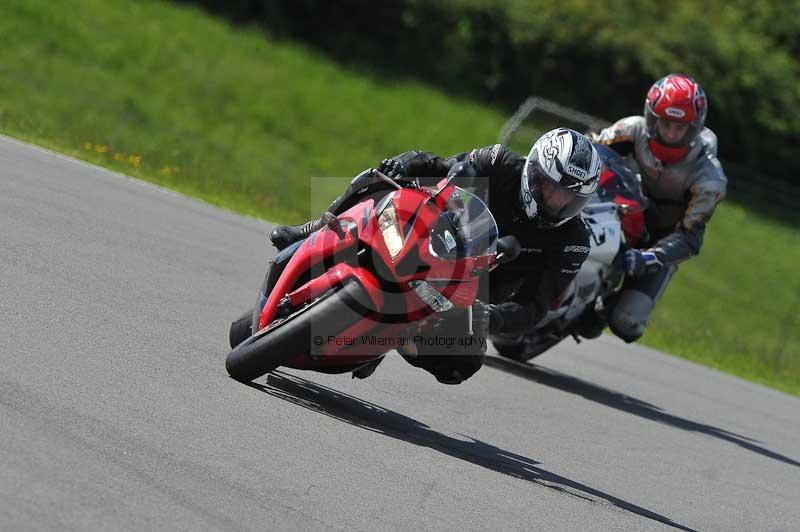 Motorcycle action photographs;donington;donington park leicestershire;donington photographs;event digital images;eventdigitalimages;no limits trackday;peter wileman photography;trackday;trackday digital images;trackday photos