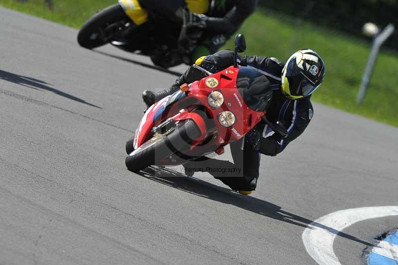 Motorcycle action photographs;donington;donington park leicestershire;donington photographs;event digital images;eventdigitalimages;no limits trackday;peter wileman photography;trackday;trackday digital images;trackday photos