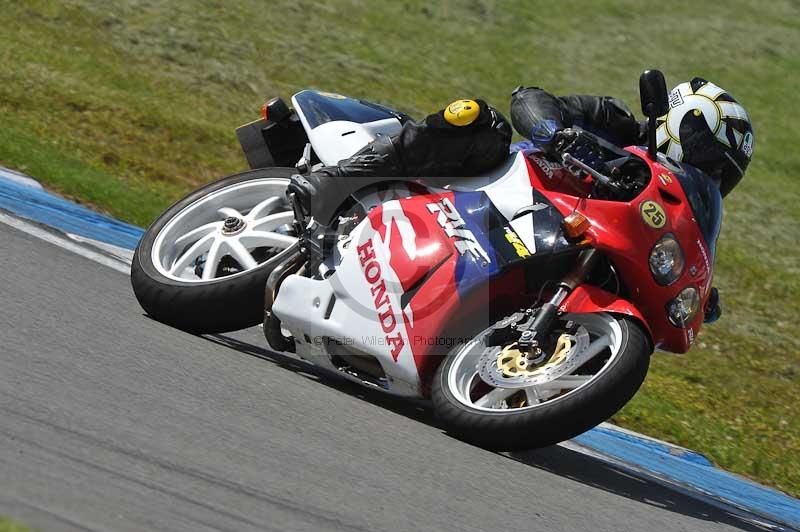 Motorcycle action photographs;donington;donington park leicestershire;donington photographs;event digital images;eventdigitalimages;no limits trackday;peter wileman photography;trackday;trackday digital images;trackday photos
