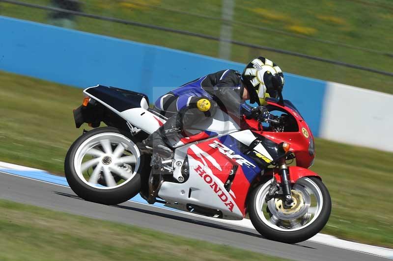 Motorcycle action photographs;donington;donington park leicestershire;donington photographs;event digital images;eventdigitalimages;no limits trackday;peter wileman photography;trackday;trackday digital images;trackday photos