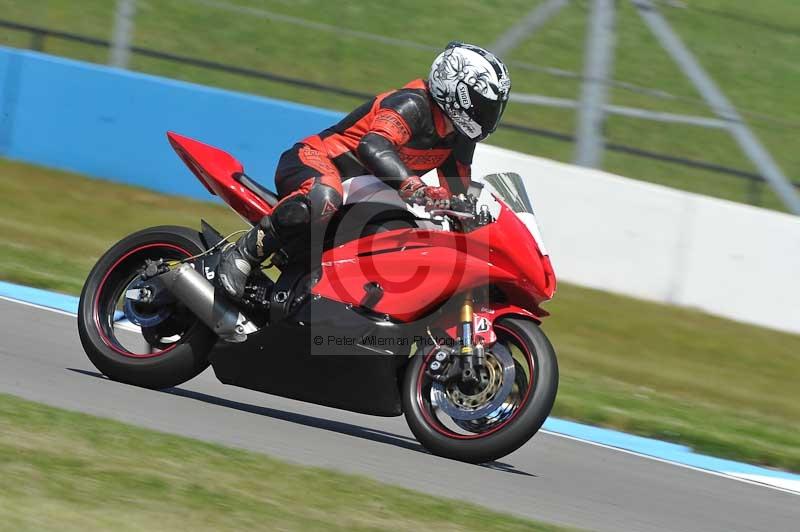 Motorcycle action photographs;donington;donington park leicestershire;donington photographs;event digital images;eventdigitalimages;no limits trackday;peter wileman photography;trackday;trackday digital images;trackday photos