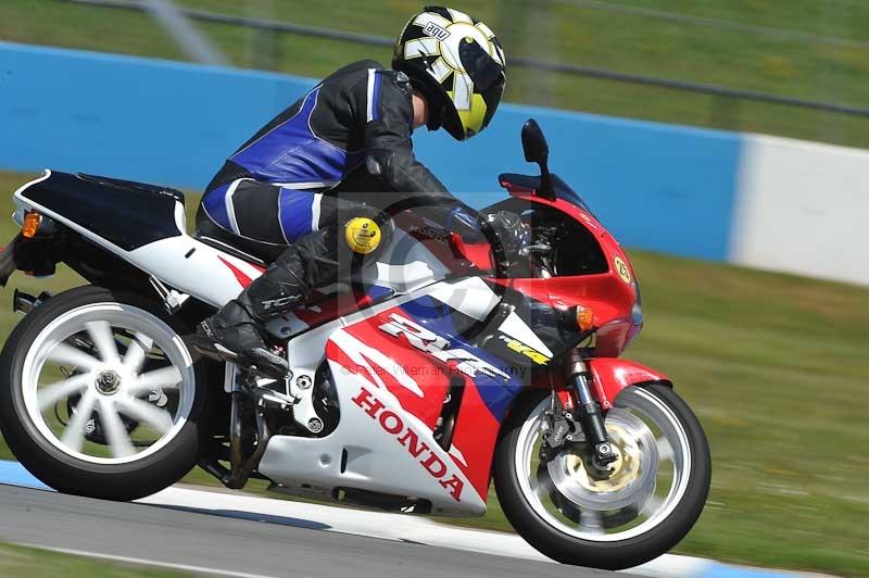 Motorcycle action photographs;donington;donington park leicestershire;donington photographs;event digital images;eventdigitalimages;no limits trackday;peter wileman photography;trackday;trackday digital images;trackday photos