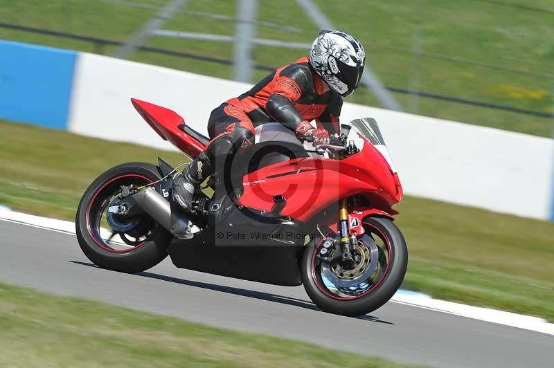 Motorcycle action photographs;donington;donington park leicestershire;donington photographs;event digital images;eventdigitalimages;no limits trackday;peter wileman photography;trackday;trackday digital images;trackday photos