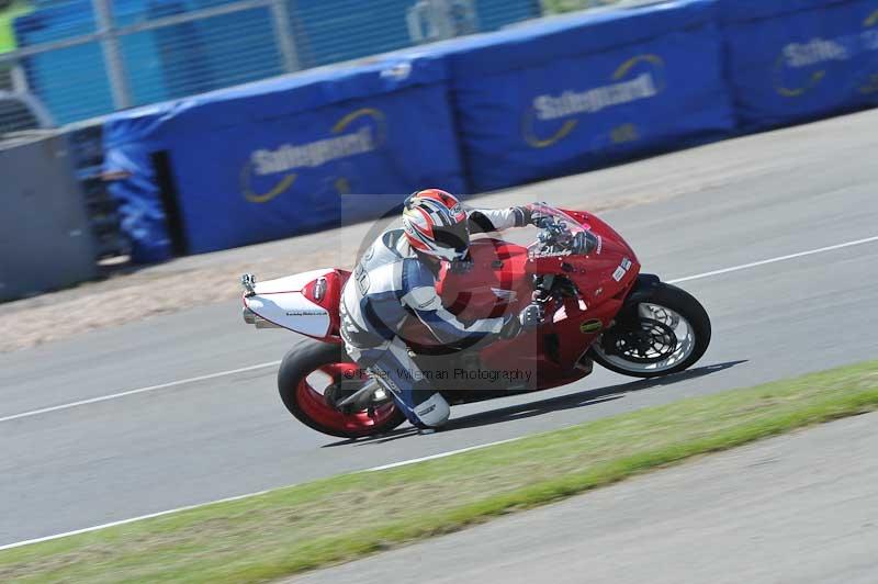 Motorcycle action photographs;donington;donington park leicestershire;donington photographs;event digital images;eventdigitalimages;no limits trackday;peter wileman photography;trackday;trackday digital images;trackday photos
