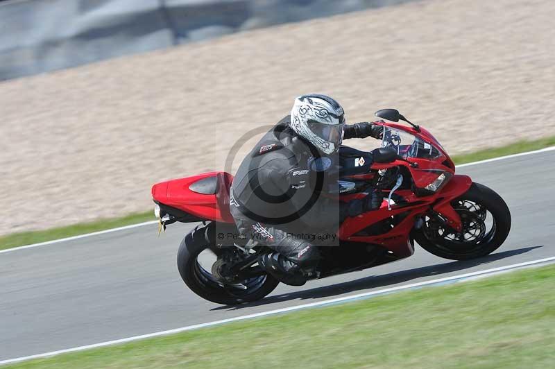 Motorcycle action photographs;donington;donington park leicestershire;donington photographs;event digital images;eventdigitalimages;no limits trackday;peter wileman photography;trackday;trackday digital images;trackday photos