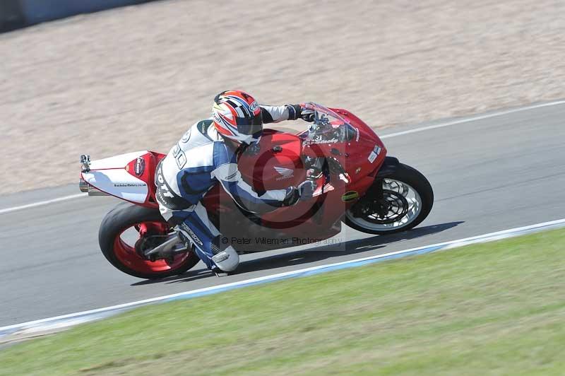 Motorcycle action photographs;donington;donington park leicestershire;donington photographs;event digital images;eventdigitalimages;no limits trackday;peter wileman photography;trackday;trackday digital images;trackday photos