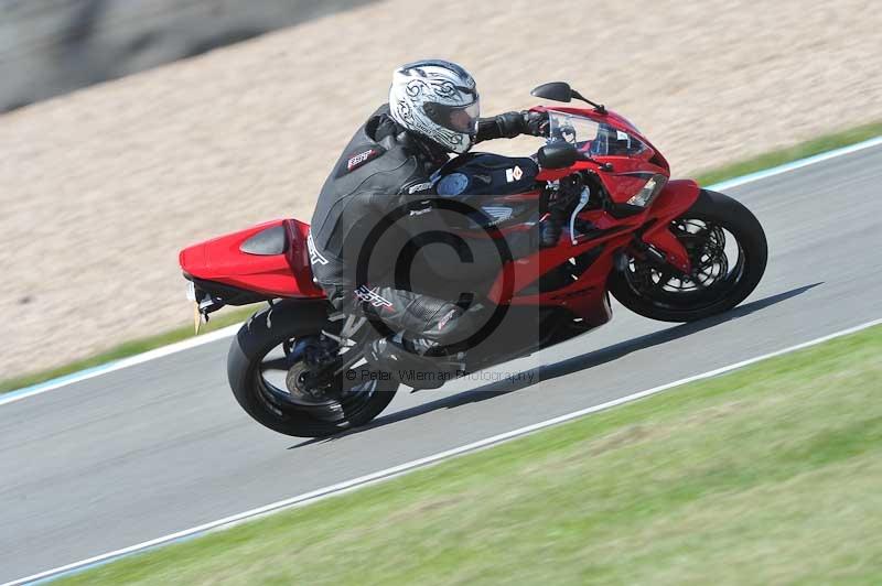 Motorcycle action photographs;donington;donington park leicestershire;donington photographs;event digital images;eventdigitalimages;no limits trackday;peter wileman photography;trackday;trackday digital images;trackday photos