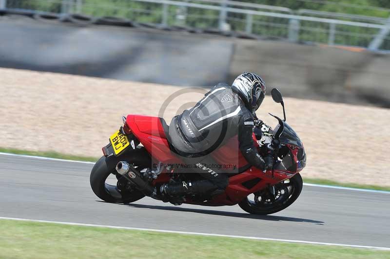 Motorcycle action photographs;donington;donington park leicestershire;donington photographs;event digital images;eventdigitalimages;no limits trackday;peter wileman photography;trackday;trackday digital images;trackday photos