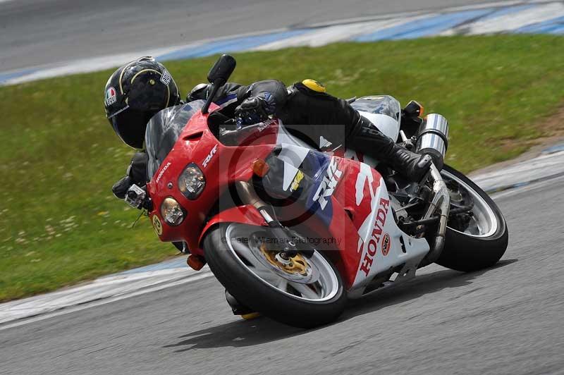 Motorcycle action photographs;donington;donington park leicestershire;donington photographs;event digital images;eventdigitalimages;no limits trackday;peter wileman photography;trackday;trackday digital images;trackday photos