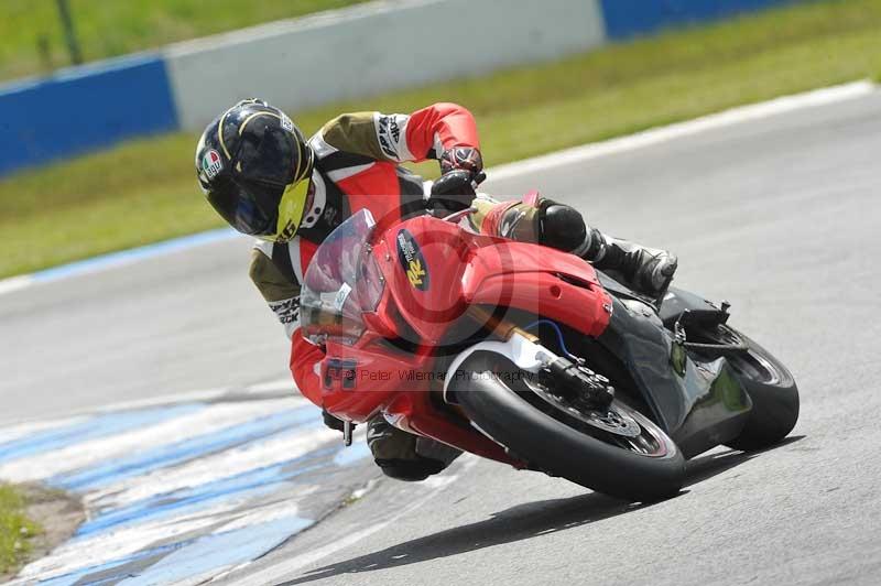 Motorcycle action photographs;donington;donington park leicestershire;donington photographs;event digital images;eventdigitalimages;no limits trackday;peter wileman photography;trackday;trackday digital images;trackday photos