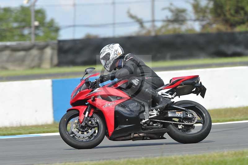 Motorcycle action photographs;donington;donington park leicestershire;donington photographs;event digital images;eventdigitalimages;no limits trackday;peter wileman photography;trackday;trackday digital images;trackday photos