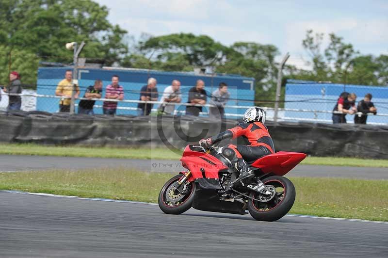 Motorcycle action photographs;donington;donington park leicestershire;donington photographs;event digital images;eventdigitalimages;no limits trackday;peter wileman photography;trackday;trackday digital images;trackday photos