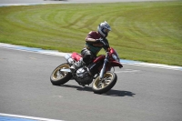 Motorcycle-action-photographs;donington;donington-park-leicestershire;donington-photographs;event-digital-images;eventdigitalimages;no-limits-trackday;peter-wileman-photography;trackday;trackday-digital-images;trackday-photos