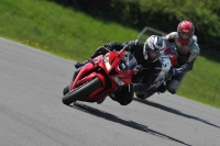 Motorcycle-action-photographs;donington;donington-park-leicestershire;donington-photographs;event-digital-images;eventdigitalimages;no-limits-trackday;peter-wileman-photography;trackday;trackday-digital-images;trackday-photos