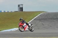 Motorcycle-action-photographs;donington;donington-park-leicestershire;donington-photographs;event-digital-images;eventdigitalimages;no-limits-trackday;peter-wileman-photography;trackday;trackday-digital-images;trackday-photos