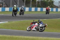 Motorcycle-action-photographs;donington;donington-park-leicestershire;donington-photographs;event-digital-images;eventdigitalimages;no-limits-trackday;peter-wileman-photography;trackday;trackday-digital-images;trackday-photos