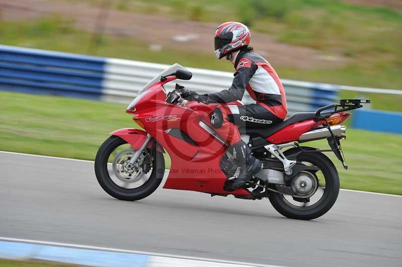 Motorcycle action photographs;donington;donington park leicestershire;donington photographs;event digital images;eventdigitalimages;no limits trackday;peter wileman photography;trackday;trackday digital images;trackday photos