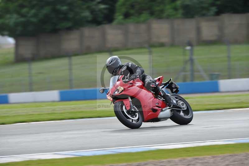 Motorcycle action photographs;donington;donington park leicestershire;donington photographs;event digital images;eventdigitalimages;no limits trackday;peter wileman photography;trackday;trackday digital images;trackday photos