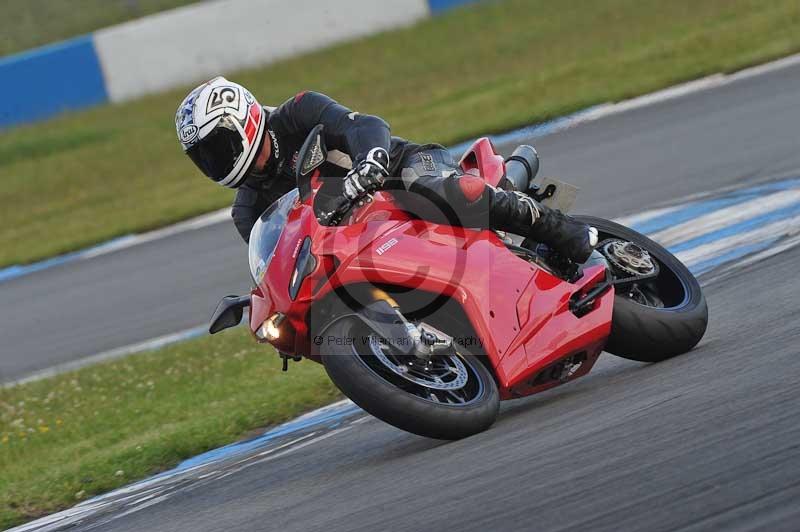 Motorcycle action photographs;donington;donington park leicestershire;donington photographs;event digital images;eventdigitalimages;no limits trackday;peter wileman photography;trackday;trackday digital images;trackday photos