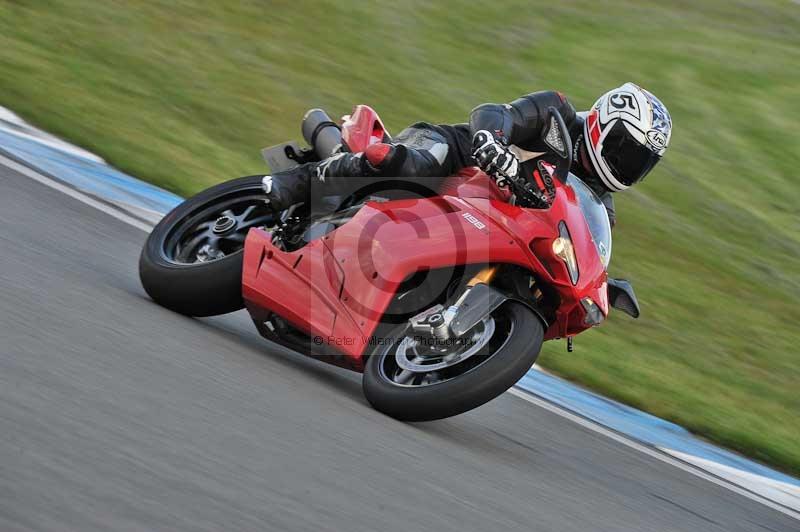 Motorcycle action photographs;donington;donington park leicestershire;donington photographs;event digital images;eventdigitalimages;no limits trackday;peter wileman photography;trackday;trackday digital images;trackday photos