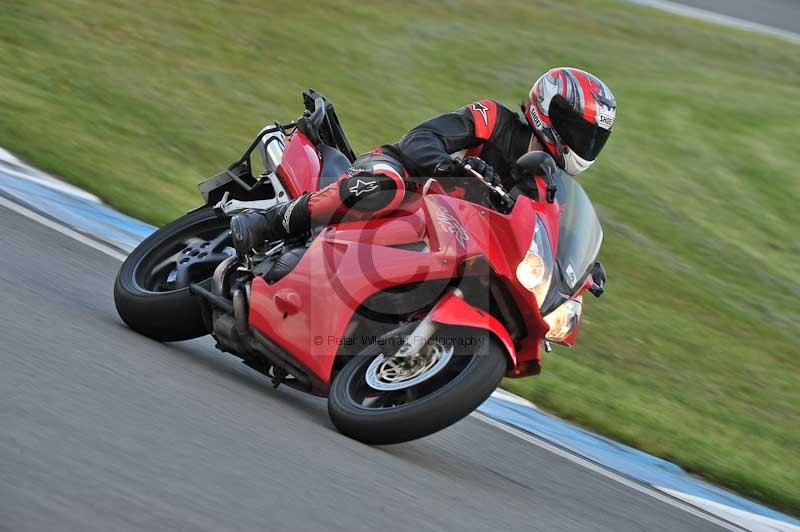 Motorcycle action photographs;donington;donington park leicestershire;donington photographs;event digital images;eventdigitalimages;no limits trackday;peter wileman photography;trackday;trackday digital images;trackday photos