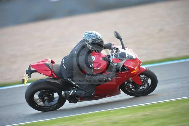 Motorcycle action photographs;donington;donington park leicestershire;donington photographs;event digital images;eventdigitalimages;no limits trackday;peter wileman photography;trackday;trackday digital images;trackday photos