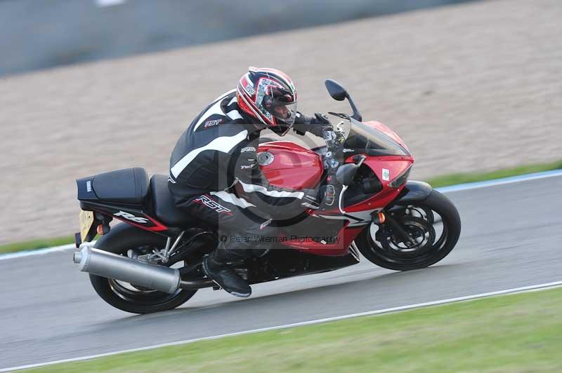 Motorcycle action photographs;donington;donington park leicestershire;donington photographs;event digital images;eventdigitalimages;no limits trackday;peter wileman photography;trackday;trackday digital images;trackday photos