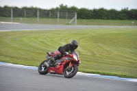Motorcycle-action-photographs;donington;donington-park-leicestershire;donington-photographs;event-digital-images;eventdigitalimages;no-limits-trackday;peter-wileman-photography;trackday;trackday-digital-images;trackday-photos