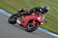 Motorcycle-action-photographs;donington;donington-park-leicestershire;donington-photographs;event-digital-images;eventdigitalimages;no-limits-trackday;peter-wileman-photography;trackday;trackday-digital-images;trackday-photos