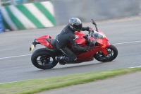 Motorcycle-action-photographs;donington;donington-park-leicestershire;donington-photographs;event-digital-images;eventdigitalimages;no-limits-trackday;peter-wileman-photography;trackday;trackday-digital-images;trackday-photos