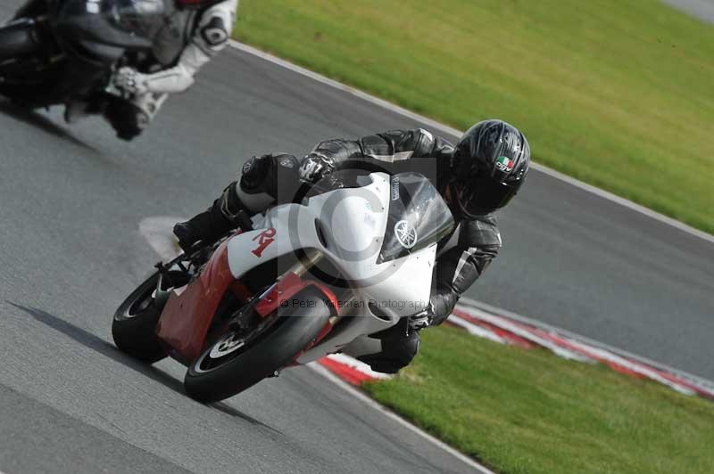 enduro digital images;event digital images;eventdigitalimages;no limits trackdays;oulton no limits trackday;oulton park cheshire;oulton trackday photographs;peter wileman photography;racing digital images;trackday digital images;trackday photos