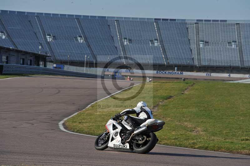 Rockingham no limits trackday;enduro digital images;event digital images;eventdigitalimages;no limits trackdays;peter wileman photography;racing digital images;rockingham raceway northamptonshire;rockingham trackday photographs;trackday digital images;trackday photos