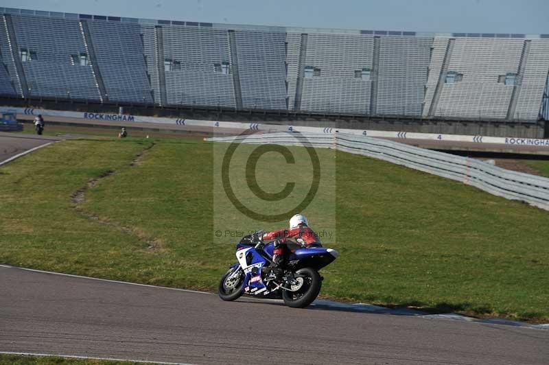 Rockingham no limits trackday;enduro digital images;event digital images;eventdigitalimages;no limits trackdays;peter wileman photography;racing digital images;rockingham raceway northamptonshire;rockingham trackday photographs;trackday digital images;trackday photos