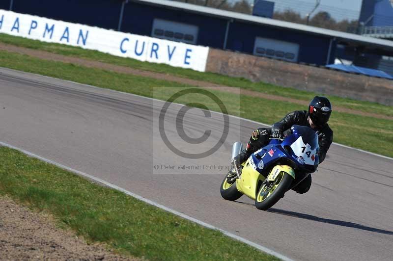 Rockingham no limits trackday;enduro digital images;event digital images;eventdigitalimages;no limits trackdays;peter wileman photography;racing digital images;rockingham raceway northamptonshire;rockingham trackday photographs;trackday digital images;trackday photos