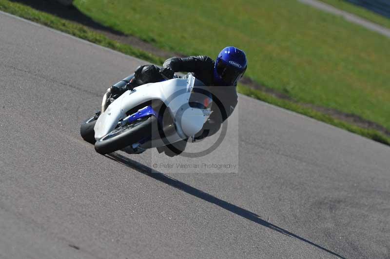 Rockingham no limits trackday;enduro digital images;event digital images;eventdigitalimages;no limits trackdays;peter wileman photography;racing digital images;rockingham raceway northamptonshire;rockingham trackday photographs;trackday digital images;trackday photos