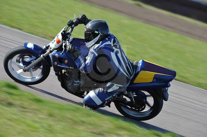 Rockingham no limits trackday;enduro digital images;event digital images;eventdigitalimages;no limits trackdays;peter wileman photography;racing digital images;rockingham raceway northamptonshire;rockingham trackday photographs;trackday digital images;trackday photos