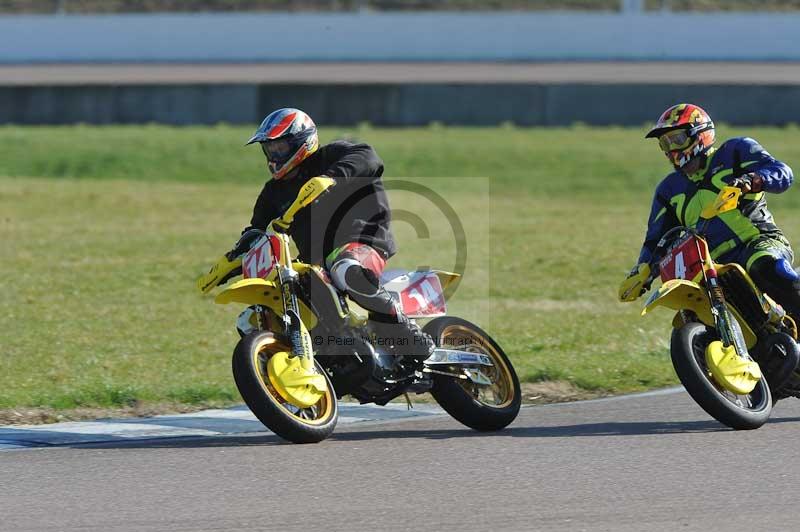 Rockingham no limits trackday;enduro digital images;event digital images;eventdigitalimages;no limits trackdays;peter wileman photography;racing digital images;rockingham raceway northamptonshire;rockingham trackday photographs;trackday digital images;trackday photos