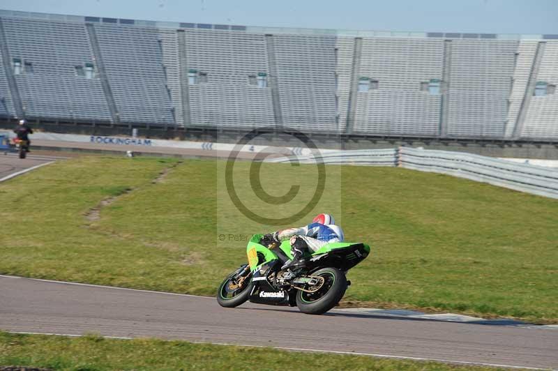 Rockingham no limits trackday;enduro digital images;event digital images;eventdigitalimages;no limits trackdays;peter wileman photography;racing digital images;rockingham raceway northamptonshire;rockingham trackday photographs;trackday digital images;trackday photos