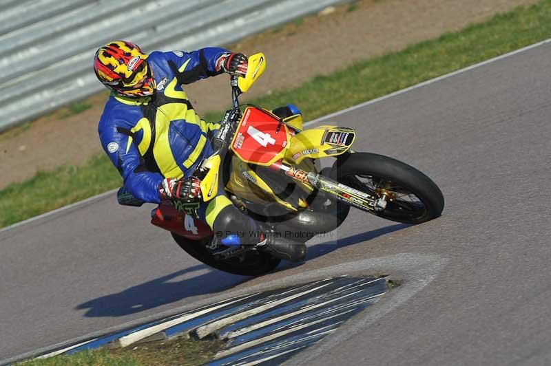 Rockingham no limits trackday;enduro digital images;event digital images;eventdigitalimages;no limits trackdays;peter wileman photography;racing digital images;rockingham raceway northamptonshire;rockingham trackday photographs;trackday digital images;trackday photos