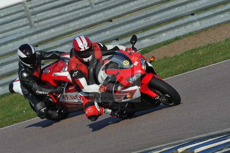 Rockingham no limits trackday;enduro digital images;event digital images;eventdigitalimages;no limits trackdays;peter wileman photography;racing digital images;rockingham raceway northamptonshire;rockingham trackday photographs;trackday digital images;trackday photos