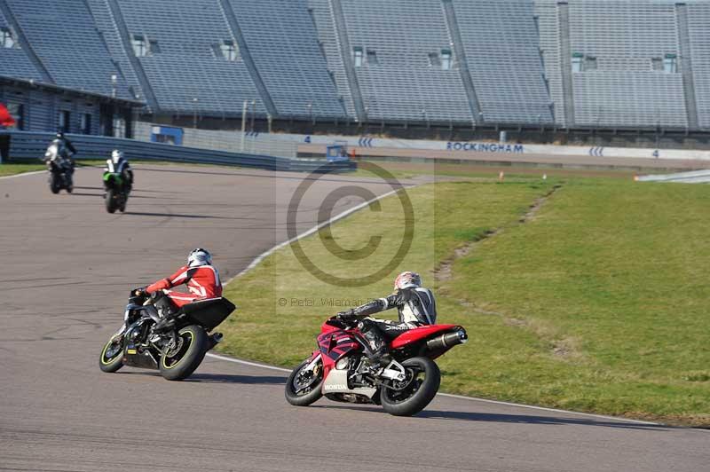 Rockingham no limits trackday;enduro digital images;event digital images;eventdigitalimages;no limits trackdays;peter wileman photography;racing digital images;rockingham raceway northamptonshire;rockingham trackday photographs;trackday digital images;trackday photos