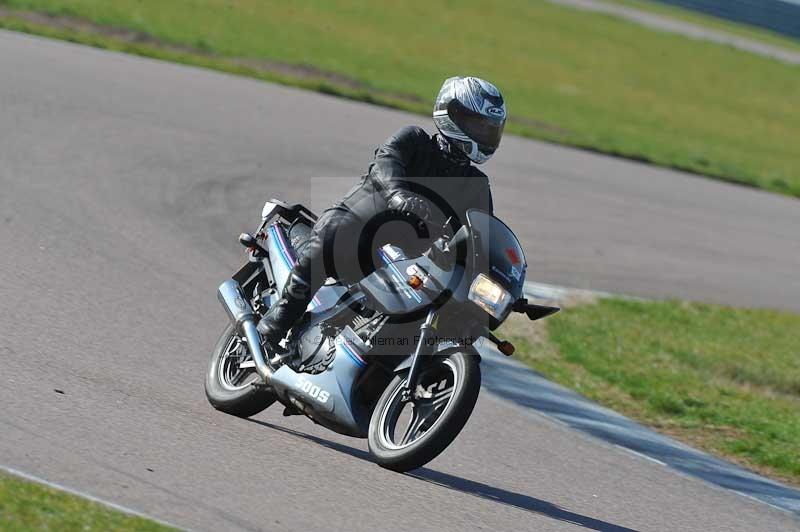 Rockingham no limits trackday;enduro digital images;event digital images;eventdigitalimages;no limits trackdays;peter wileman photography;racing digital images;rockingham raceway northamptonshire;rockingham trackday photographs;trackday digital images;trackday photos