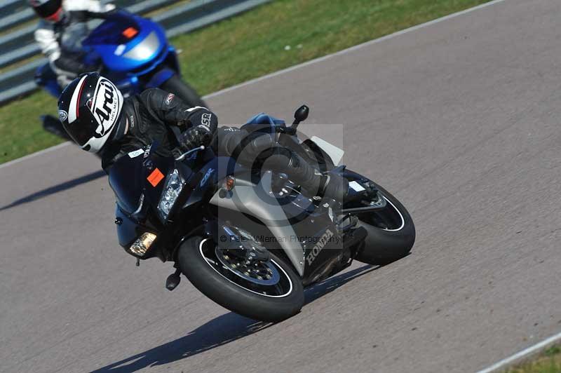 Rockingham no limits trackday;enduro digital images;event digital images;eventdigitalimages;no limits trackdays;peter wileman photography;racing digital images;rockingham raceway northamptonshire;rockingham trackday photographs;trackday digital images;trackday photos