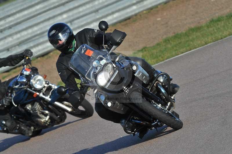 Rockingham no limits trackday;enduro digital images;event digital images;eventdigitalimages;no limits trackdays;peter wileman photography;racing digital images;rockingham raceway northamptonshire;rockingham trackday photographs;trackday digital images;trackday photos