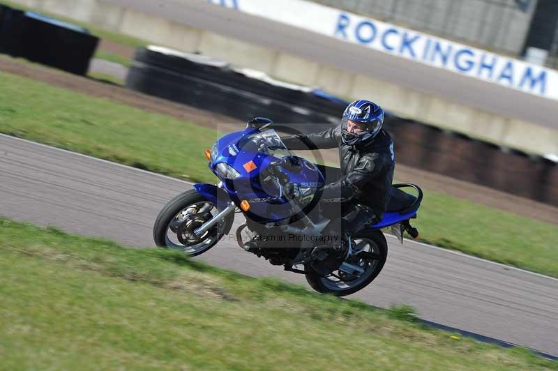 Rockingham no limits trackday;enduro digital images;event digital images;eventdigitalimages;no limits trackdays;peter wileman photography;racing digital images;rockingham raceway northamptonshire;rockingham trackday photographs;trackday digital images;trackday photos