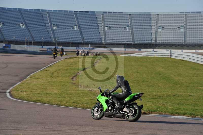 Rockingham no limits trackday;enduro digital images;event digital images;eventdigitalimages;no limits trackdays;peter wileman photography;racing digital images;rockingham raceway northamptonshire;rockingham trackday photographs;trackday digital images;trackday photos