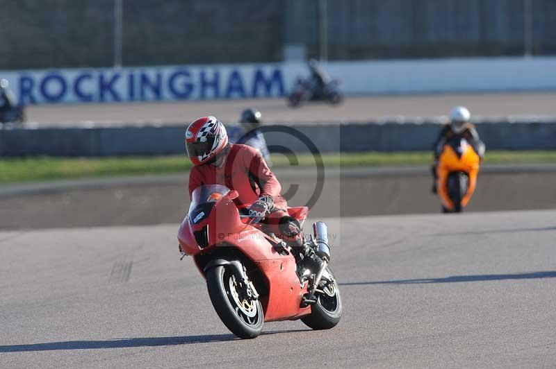 Rockingham no limits trackday;enduro digital images;event digital images;eventdigitalimages;no limits trackdays;peter wileman photography;racing digital images;rockingham raceway northamptonshire;rockingham trackday photographs;trackday digital images;trackday photos
